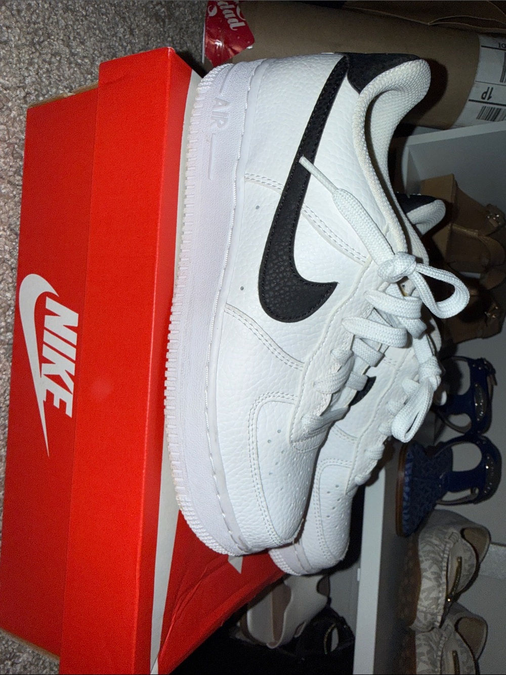 Nike White and Black Kids Low-Top Sneakers
